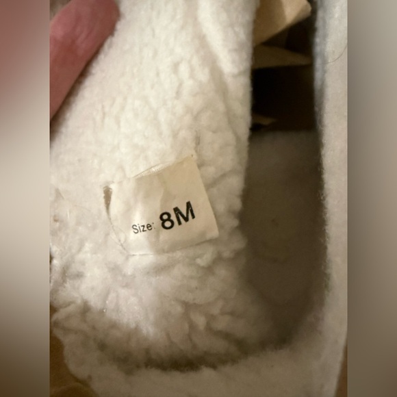 All Leather and Fur with Bead Toe Mukluks - Size Ladies 8 - Picture 12 of 13